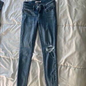 levi 711 skinny jeans